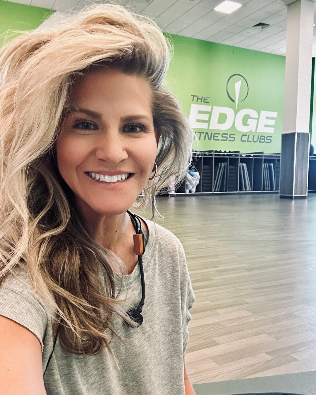 katie edge selfie